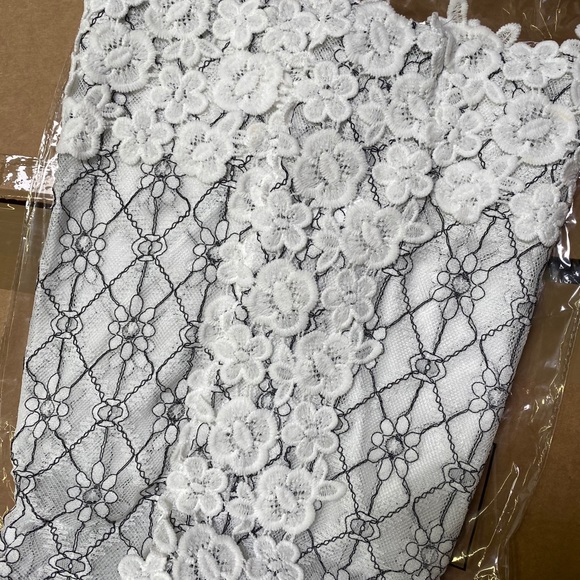 ANTHROPOLOGIE: Crochet Lace Tank - Picture 6 of 6